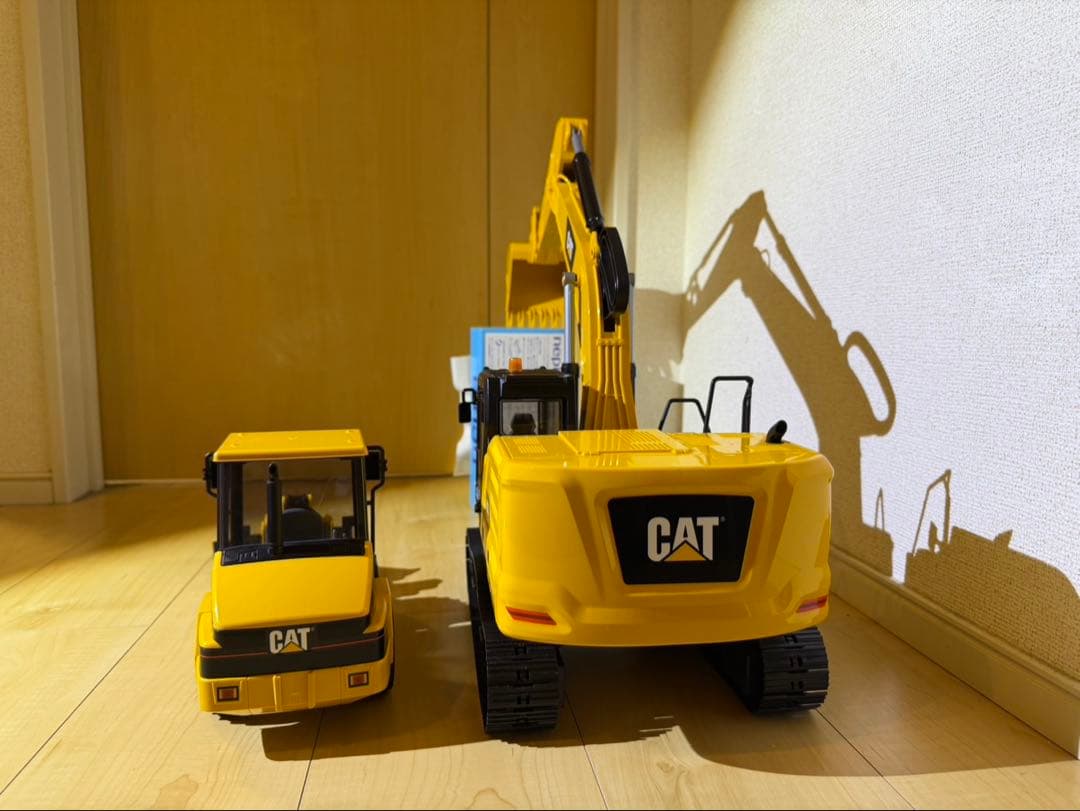 bruder CAT ブルドーザー　＆bruder パワーショベル