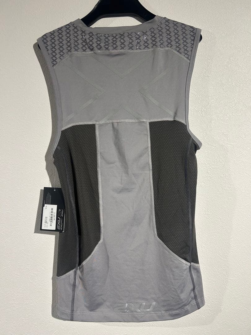 2XU ツータイムズユー グレー トライアスロン　ノースリーブ　ランニングタンク