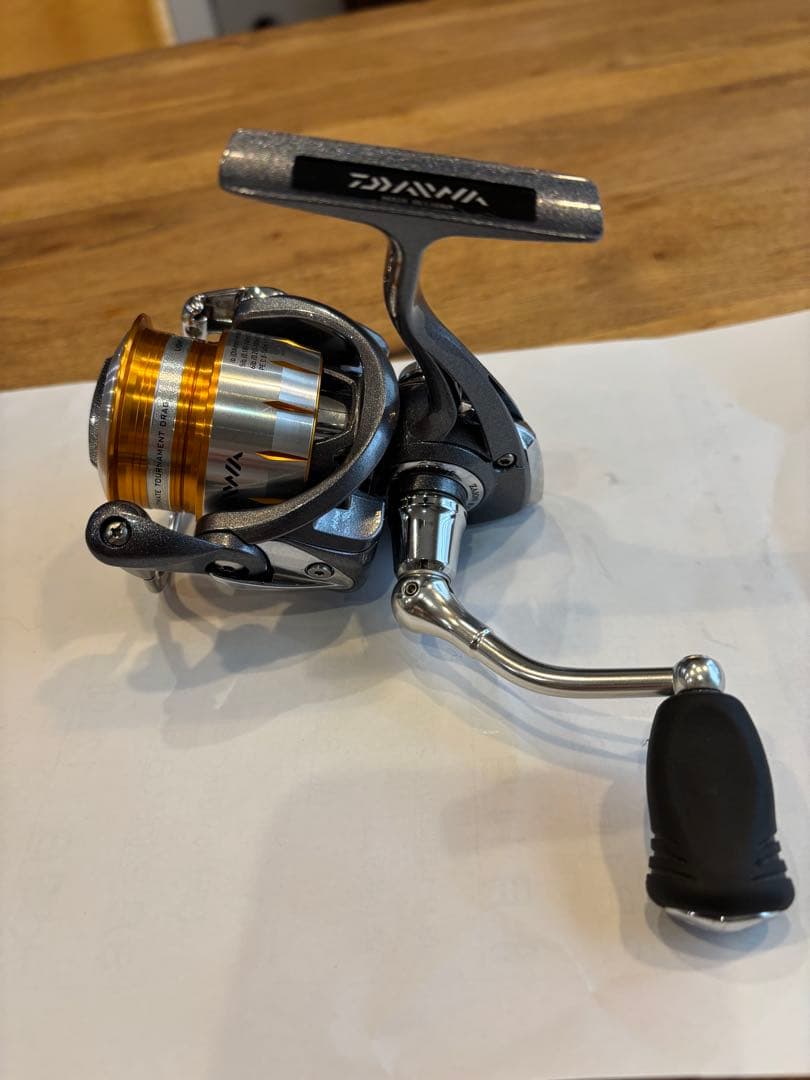 【美品】ダイワ11フリームス2506 スピニングリール