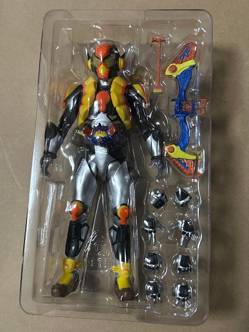 【未開封品+使用品】フィギュアーツ　仮面ライダーガヴ＆仮面ライダーヴラム
