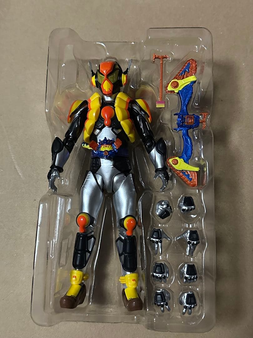 【未開封品+使用品】フィギュアーツ　仮面ライダーガヴ＆仮面ライダーヴラム