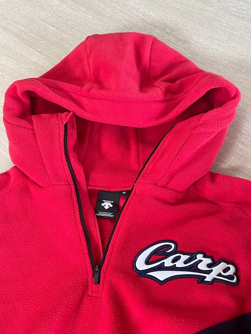 カープ×デサント　フリースパーカー