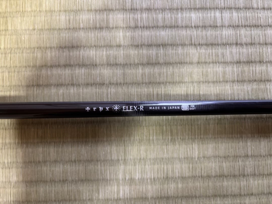 TRPX ファビュラス40ローヤル エミリッドバハマのドライバー用シャフト