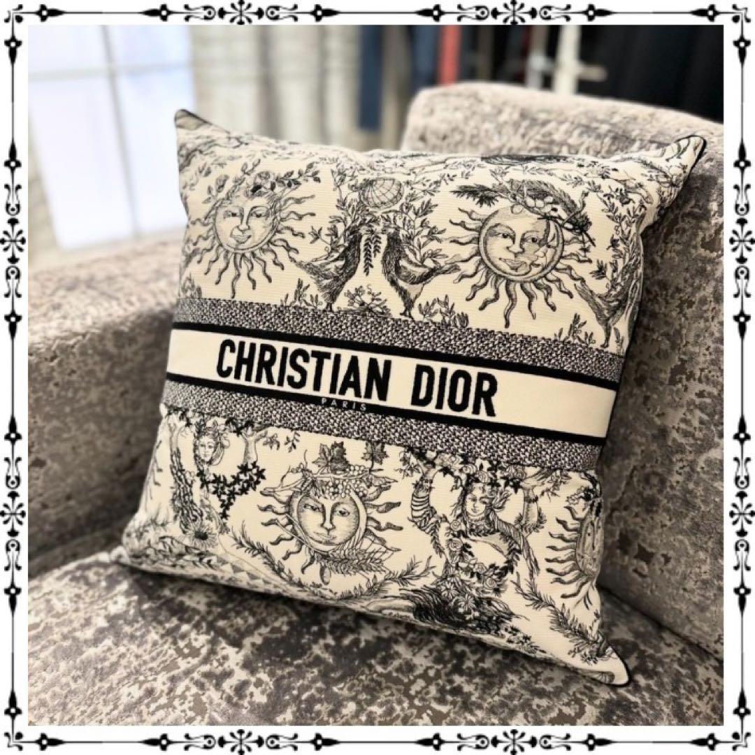 CHIRISTIAN DIOR クッション