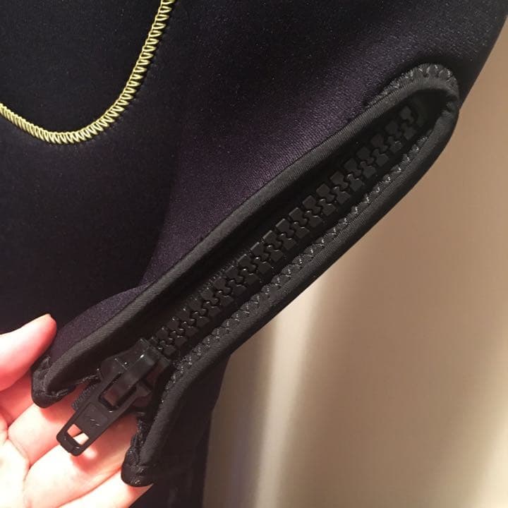 ウエットスーツ 新品