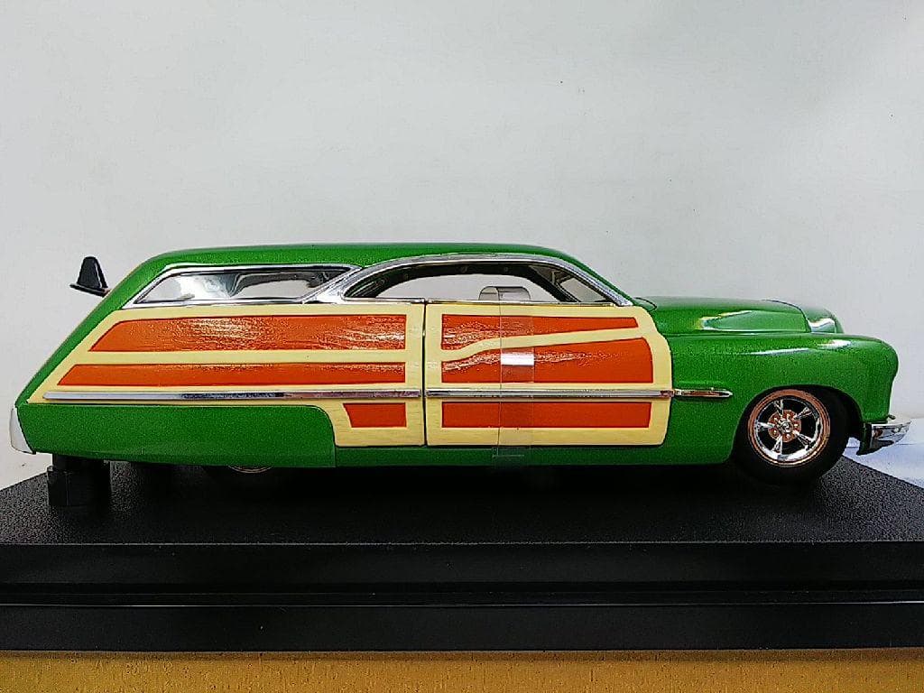 ホットウィール 1/18 1950 マーキュリー・ウッディー ダイキャストカー