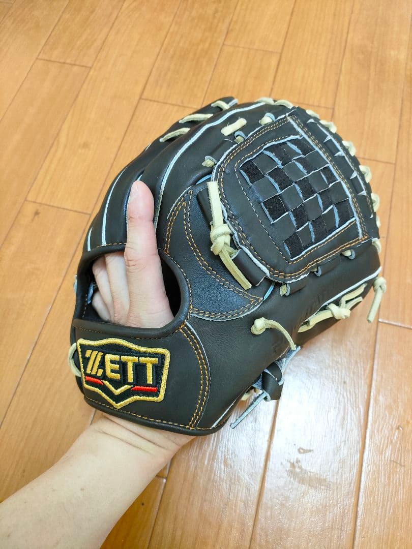 ZETTプロステイタス　軟式用グローブ（源田モデル）