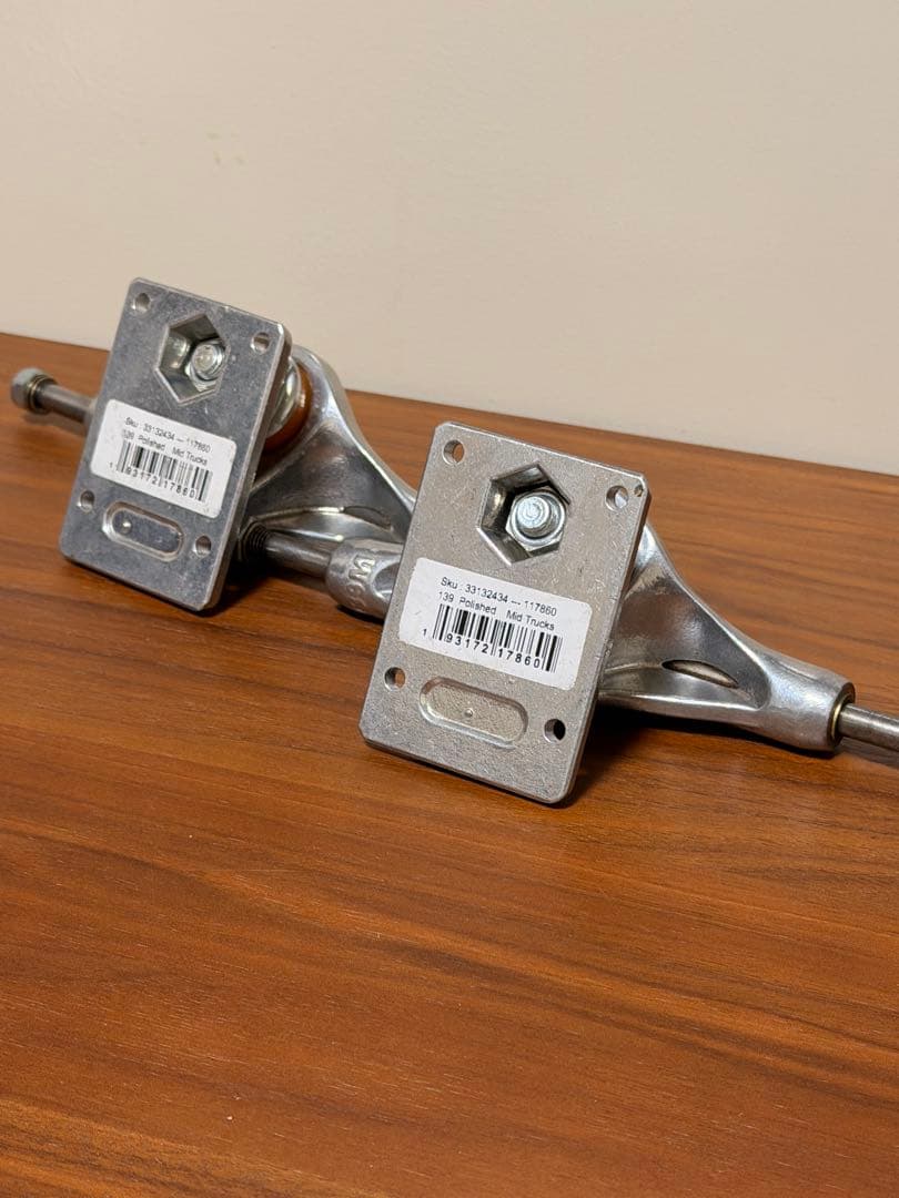 INDEPENDENT 139 MID TRUCK シルバー