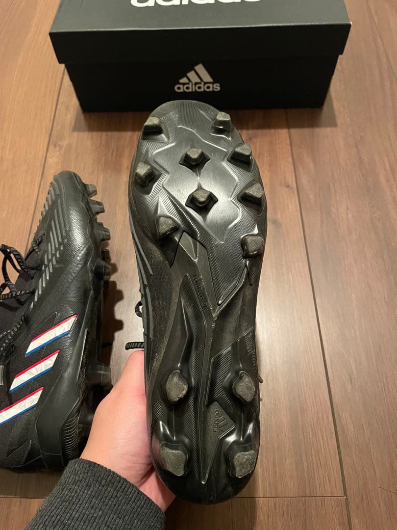 adidas プレデターエッジAG　トップモデル