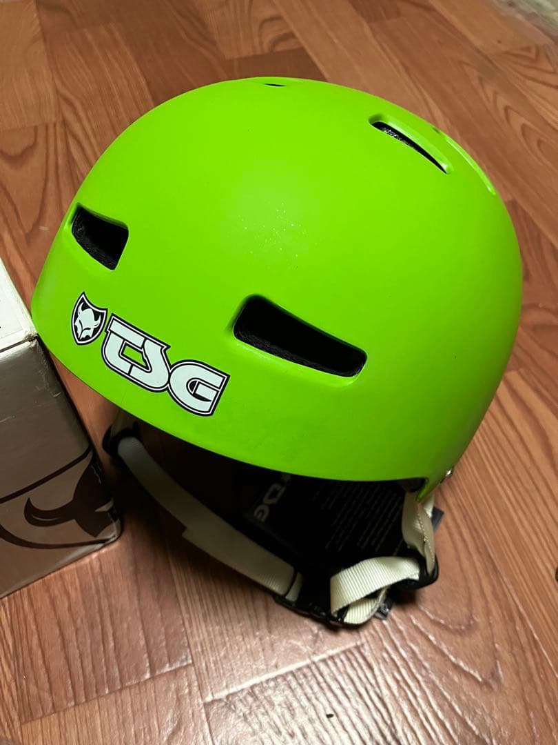 未使用 TSG EVOLUTION ヘルメット HELMET グリーン L/XL