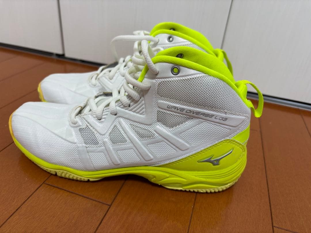 美品☆mizuno WAVE DIVERS 23.5cm ホワイト×イエロー