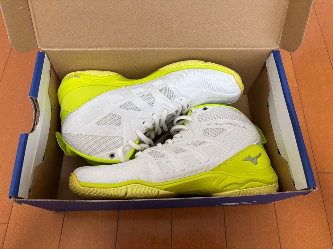 美品☆mizuno WAVE DIVERS 23.5cm ホワイト×イエロー