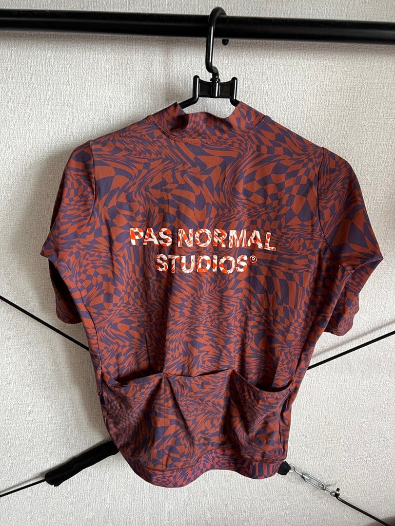 PAS NORMAL STUDIOS サイクルジャージ