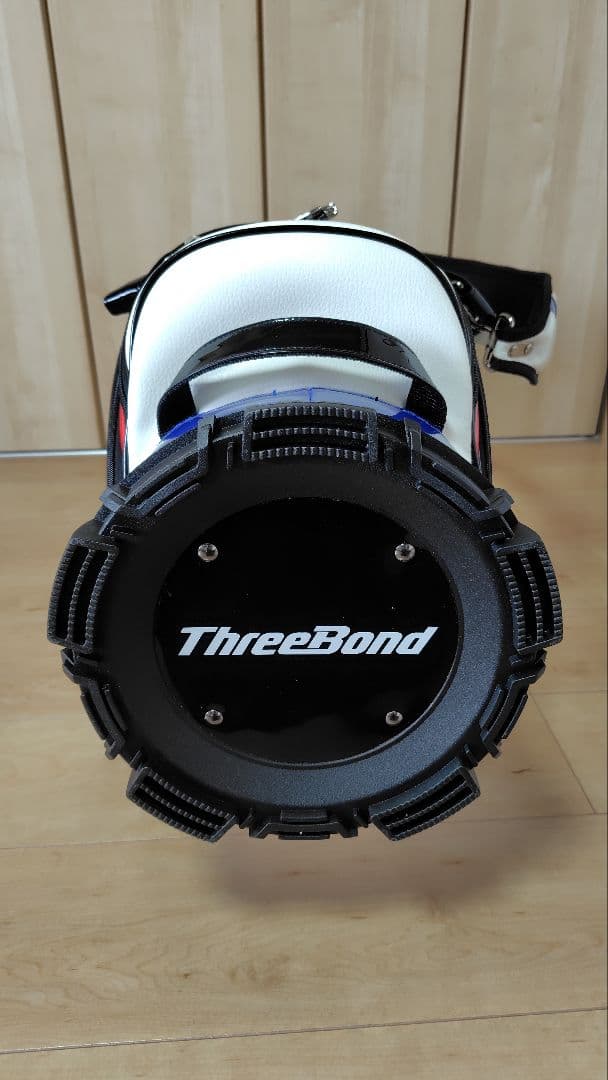 申ジエモデル　　ThreeBond キャディバッグ ホワイト/レッド/ブルー