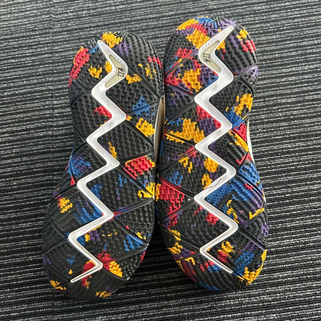希少！Nikeナイキホワイト マルチカラー　バスケットシューズ28cm