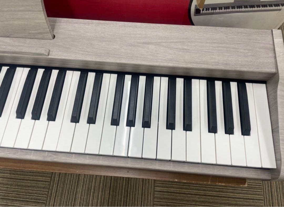 電子ピアノ88鍵盤　木目調ボディ　給電タイプ　ペダル付き