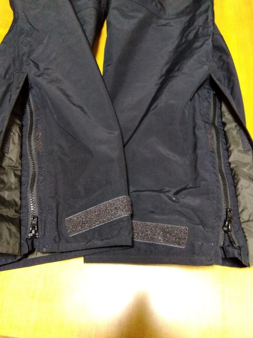 シマノ　防寒着　防寒パンツ　2XL レッド　サスペンダー付き　防寒対策