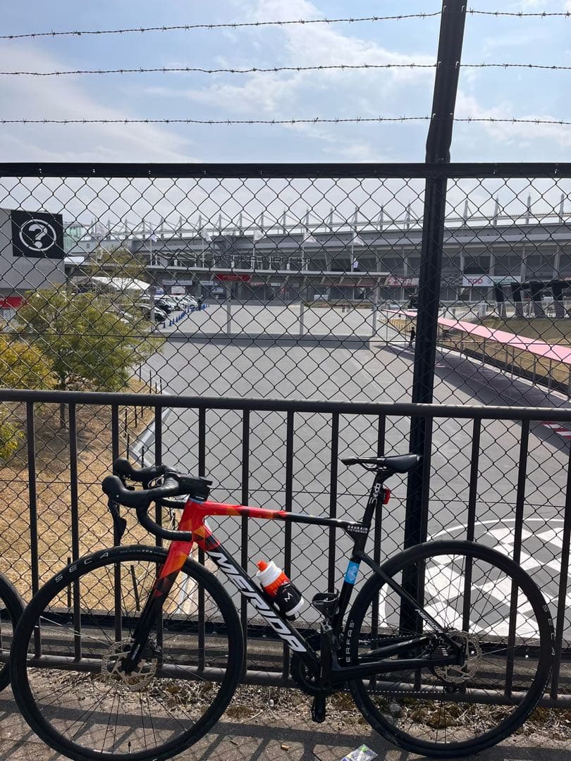 自転車本体 MERIDA Bahrain Victorious 4000