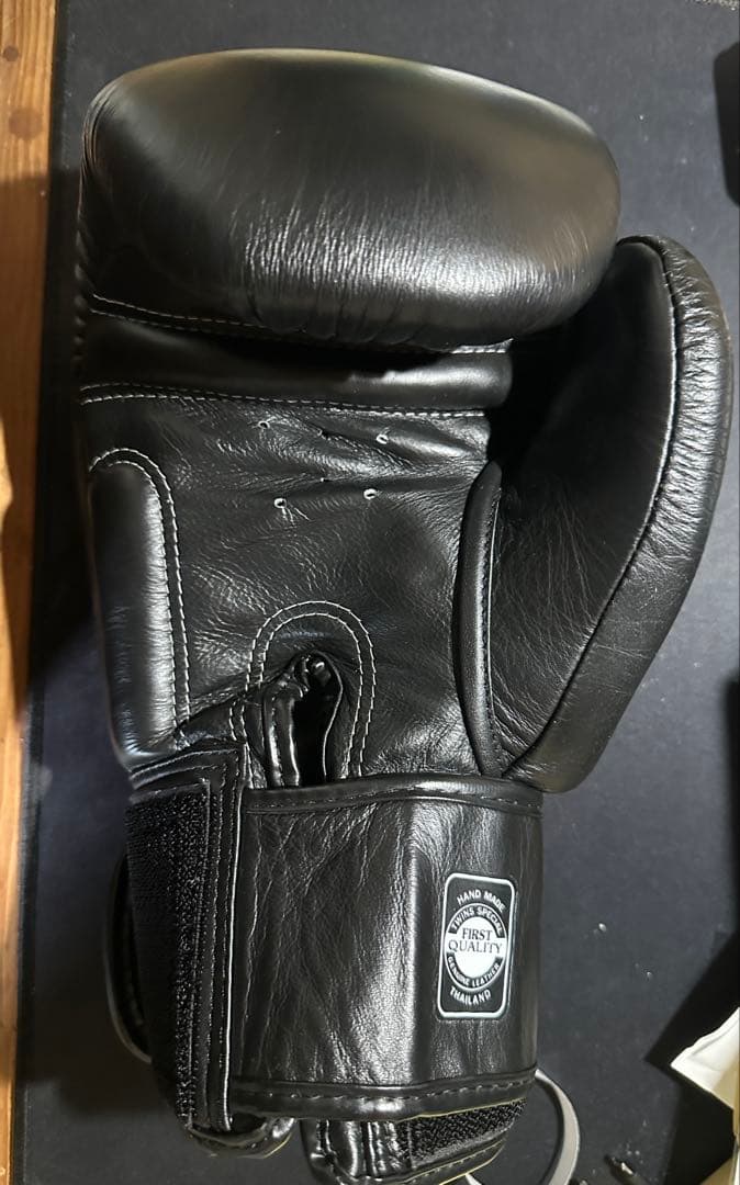 (美品)TWINS SPECIAL ボクシンググローブ ブラック　本革製14oz