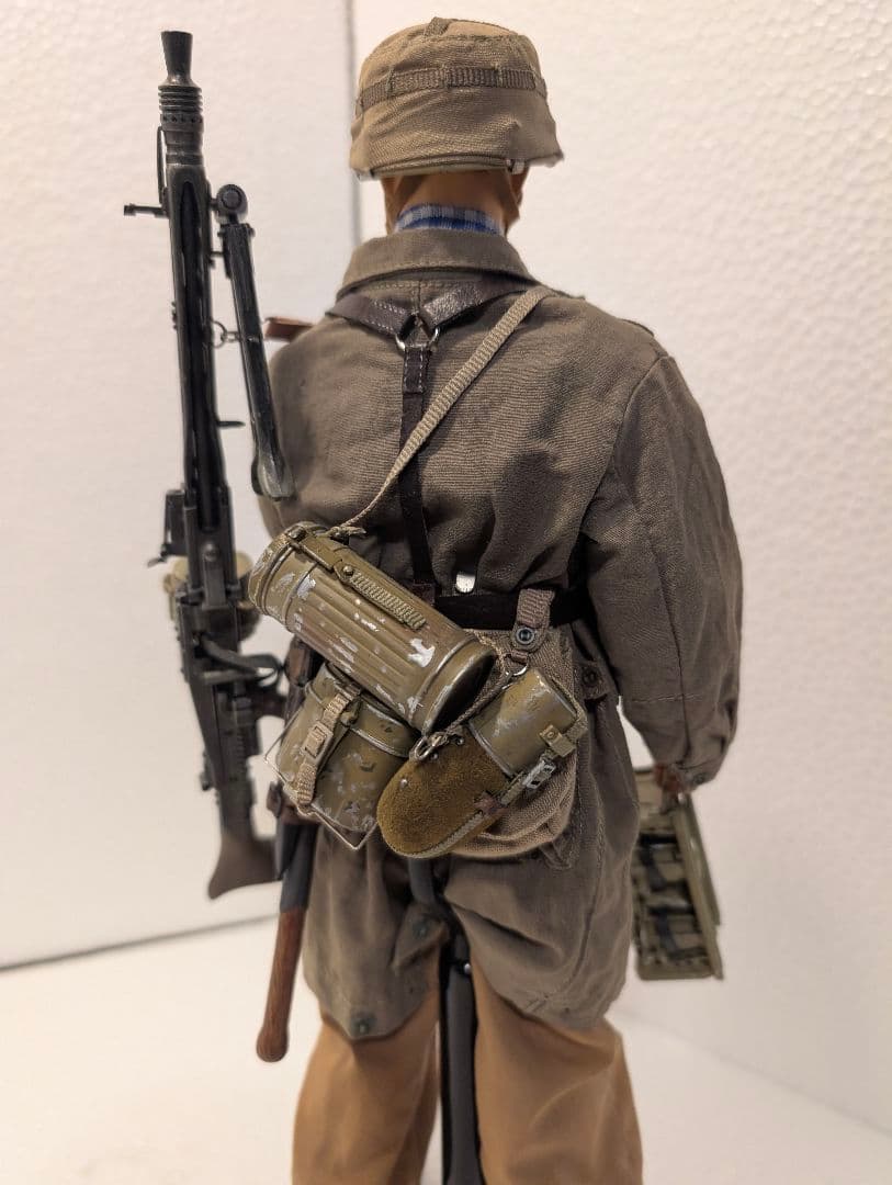 1/6 ドイツ降下猟兵　ミリタリーフィギュア MG ドラムマガジン　付き