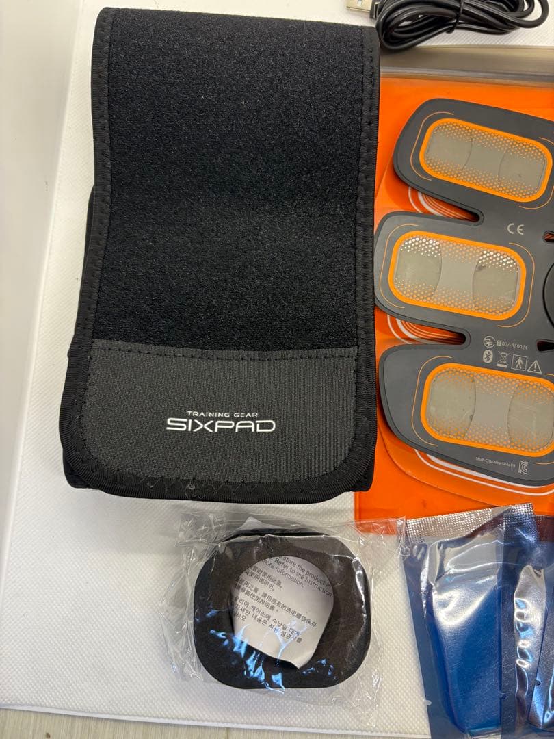【美品】ジェル付MTG SIXPAD アブズフィット2(Abs Fit 2)