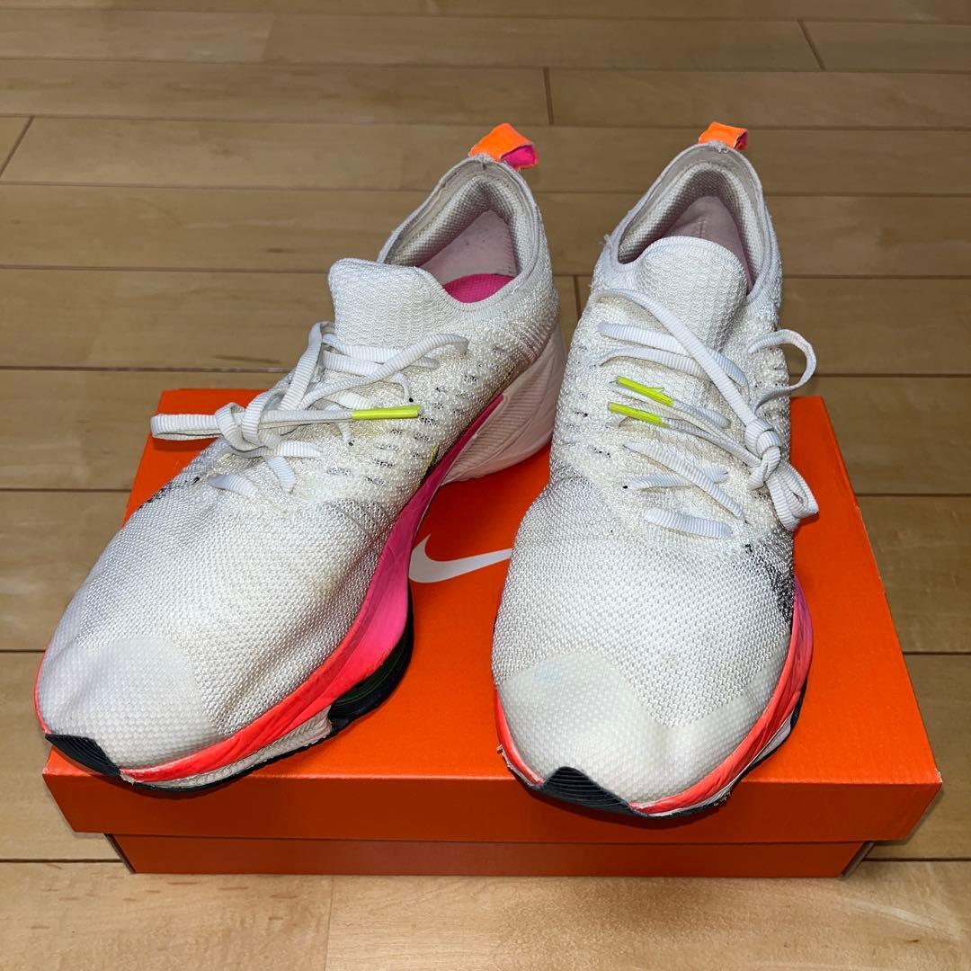 NIKE エアズーム　テンポネクスト%フライニット　　25.0センチ