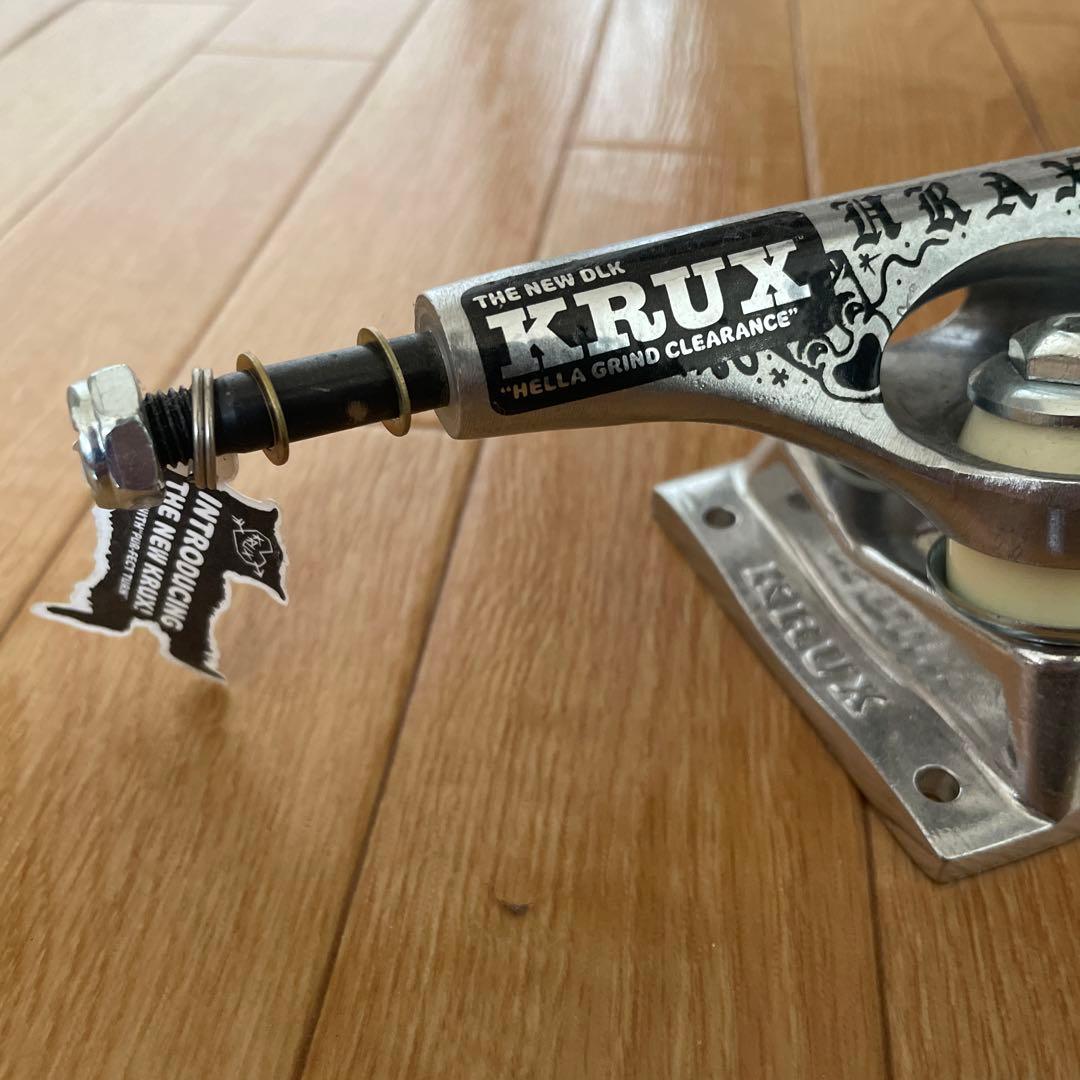 新品　KRUX Hella Grind Clearance トラック