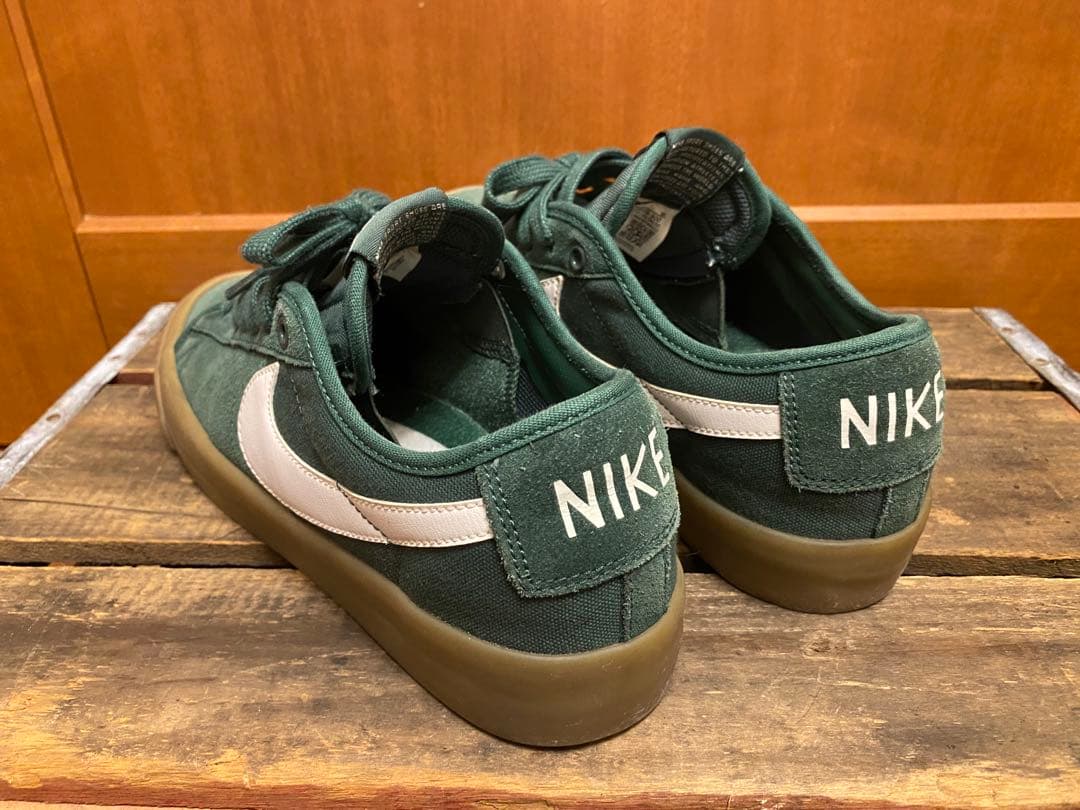 NIKE SB ZOOM BLAZER ナイキ　ズーム　ブレイザー　スニーカー