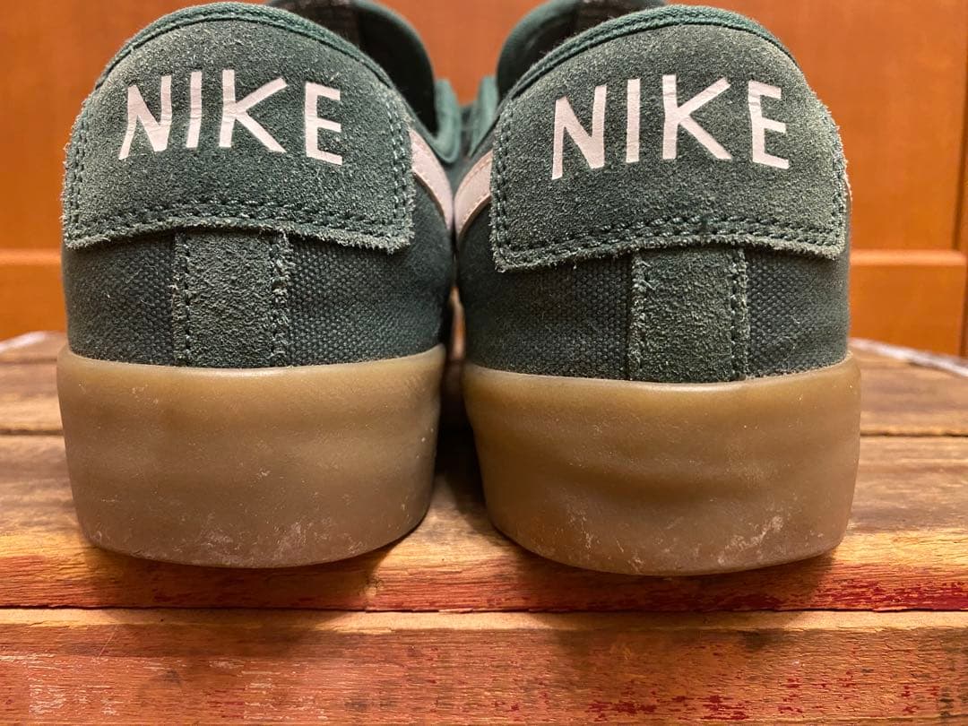 NIKE SB ZOOM BLAZER ナイキ　ズーム　ブレイザー　スニーカー