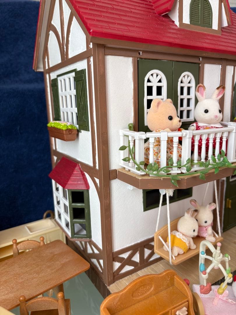 シルバニアファミリー　家　赤い屋根　人形　家具　おまとめ