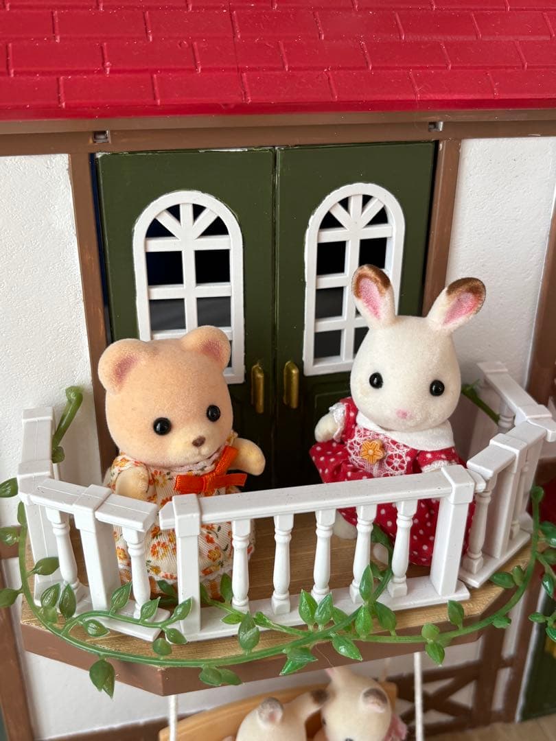 シルバニアファミリー　家　赤い屋根　人形　家具　おまとめ