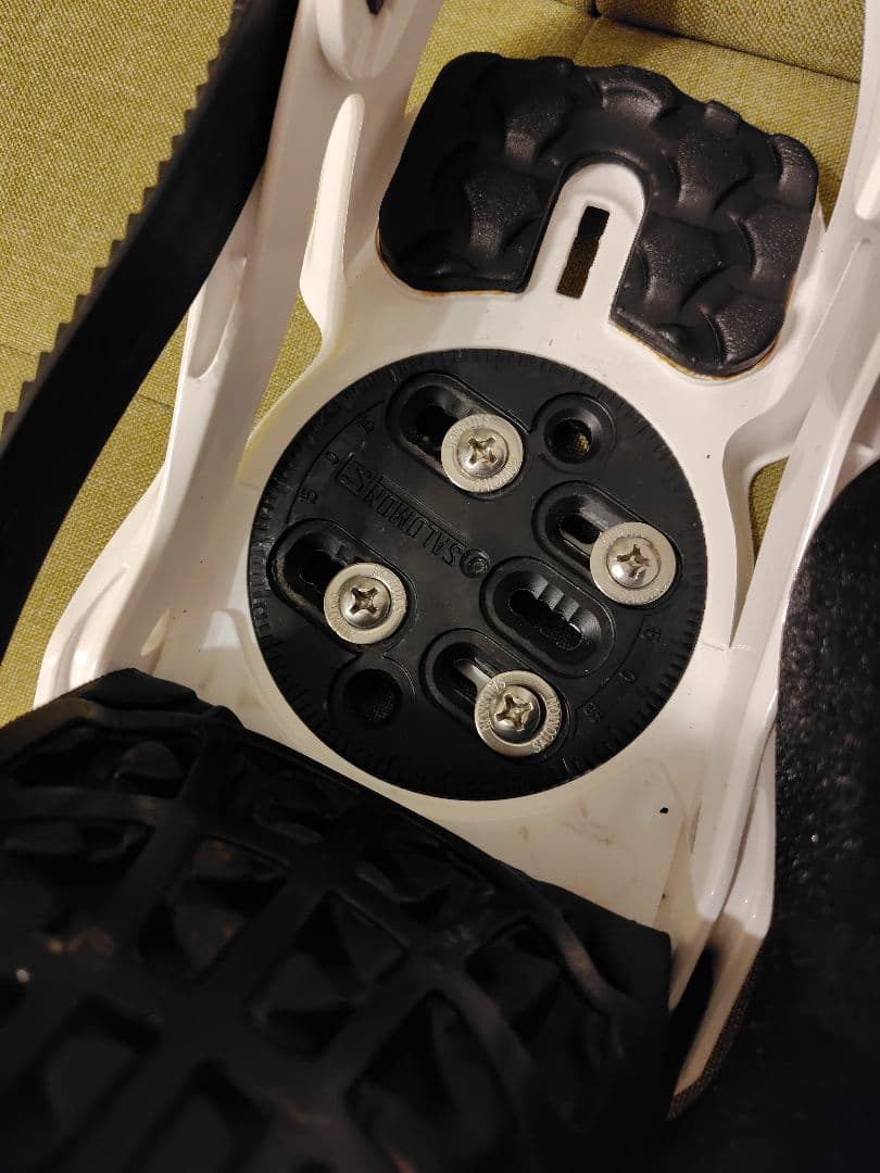 SALOMON RHYTHM スノーボードビンディング