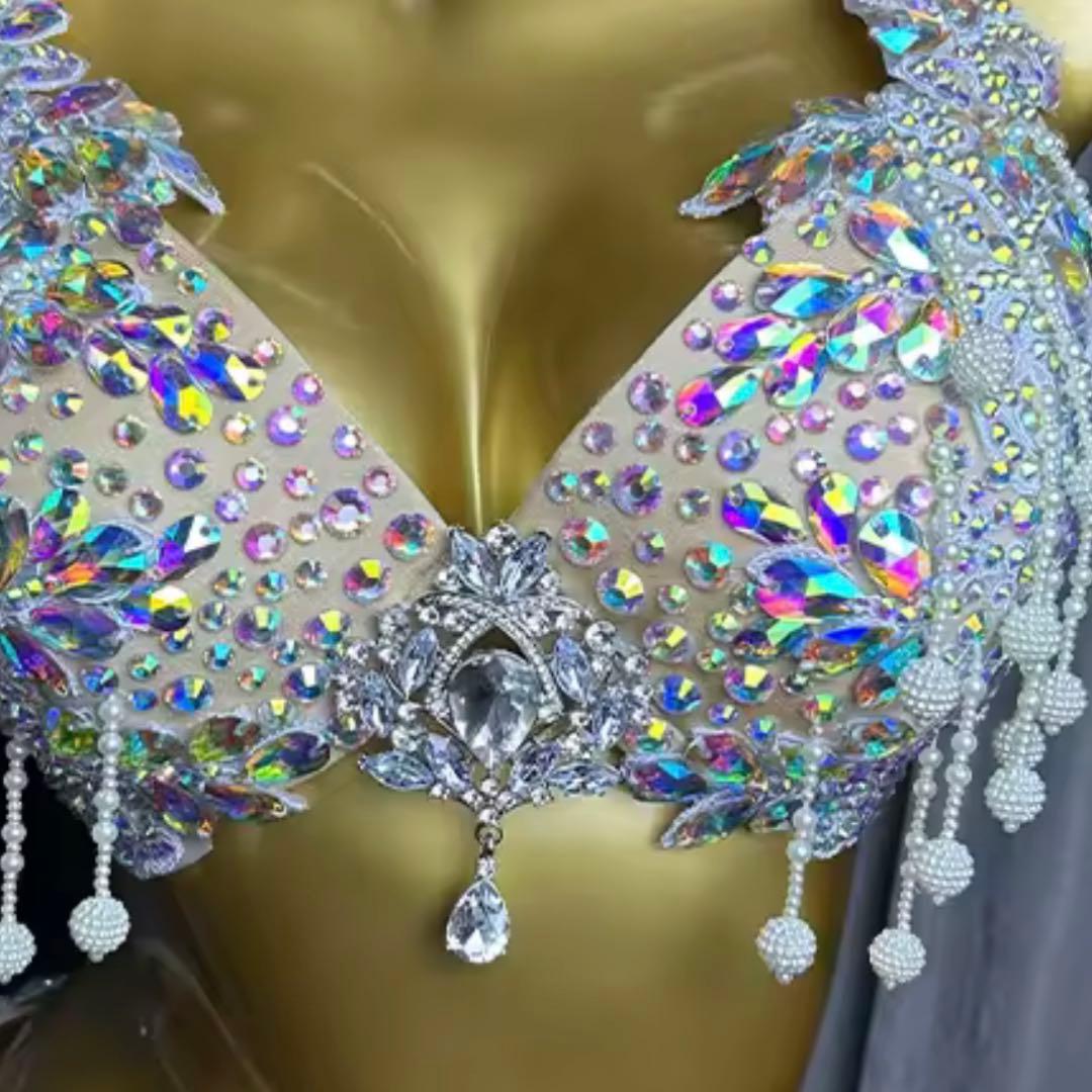 【新品未使用】ベリーダンス ブラ (M〜Lサイズ)／シルバー×ホワイト