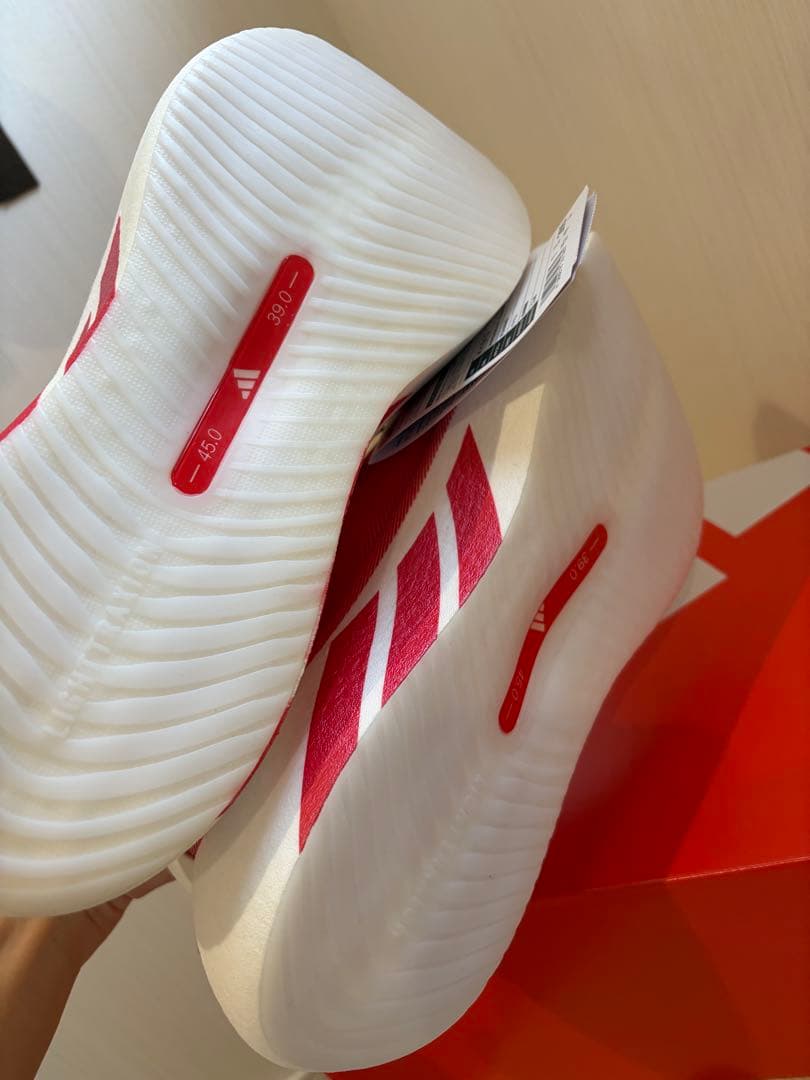 ADIDAS アディダス ハイパーブーストエッジ 26.5
