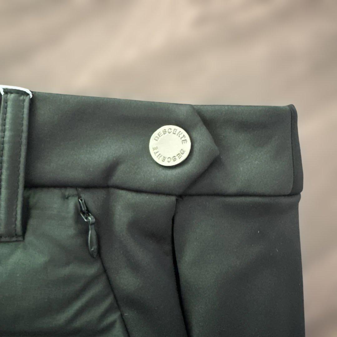 新品　DESCENTE シームレスダウン　スカート　Ｌ　黒　デサント