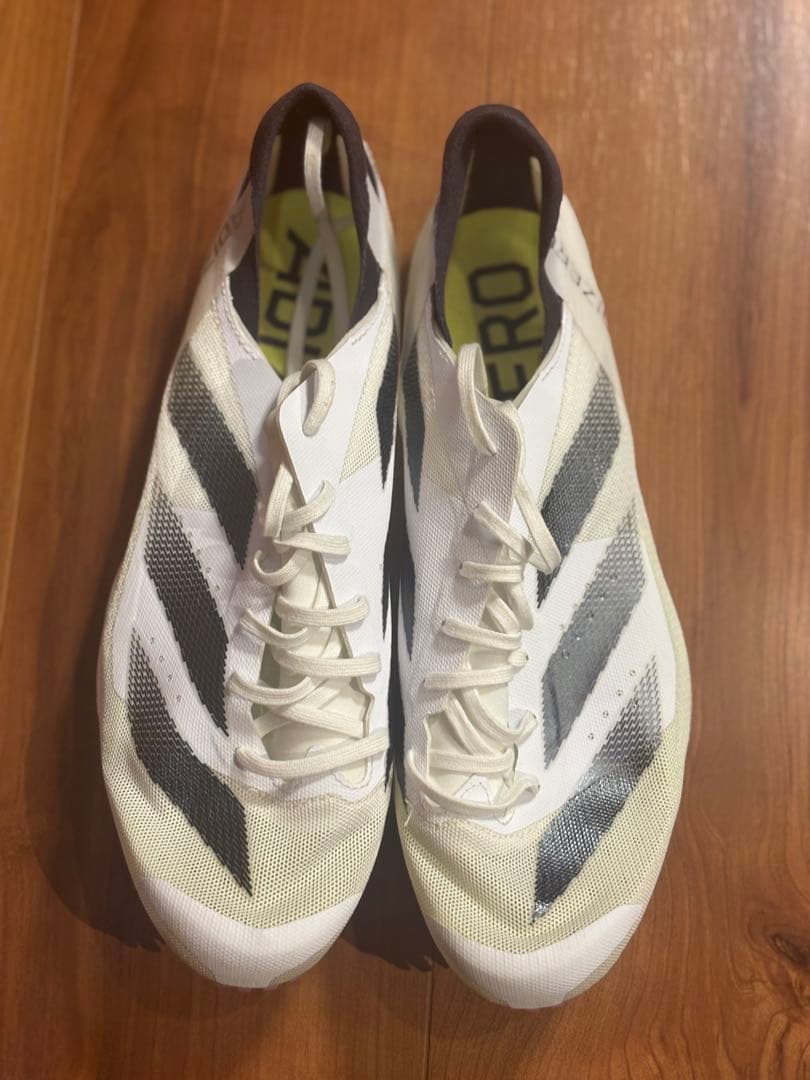 adizero フィネス　陸上競技用スパイク