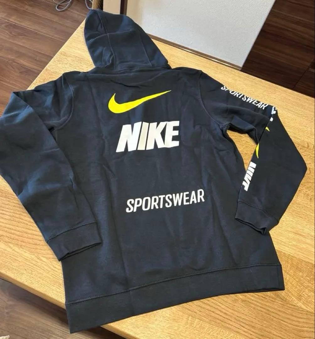 新品未使用品　NIKE プルオーバー　パーカー　ブラック　メンズ
