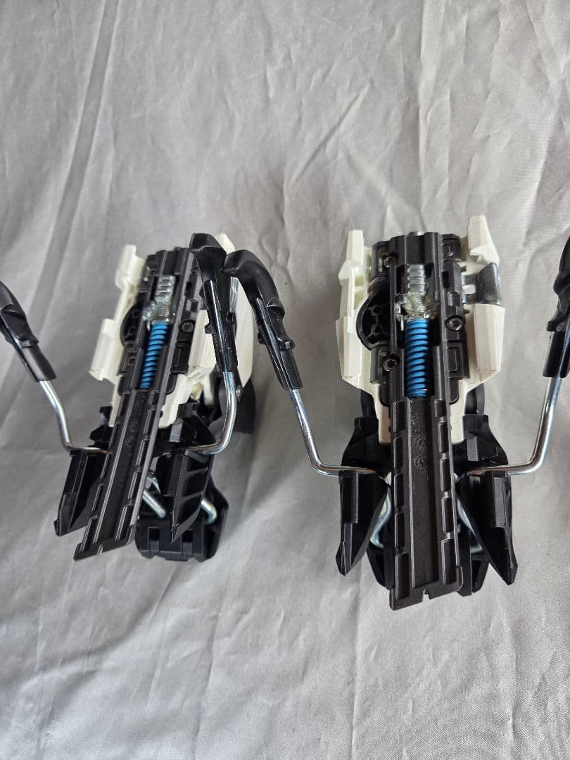 Marker motin10ビンディング ホワイト/ブラック