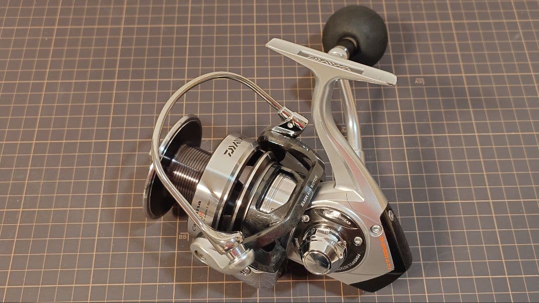DAIWA スピニングリール キャタリナ5000H 収納ケース付き