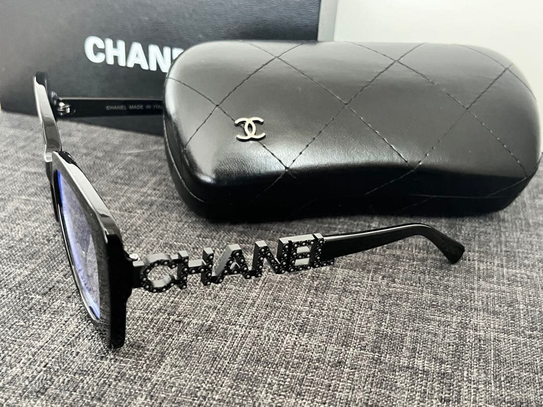 CHANEL ブラックフレーム 伊達メガネ　ノベルティ