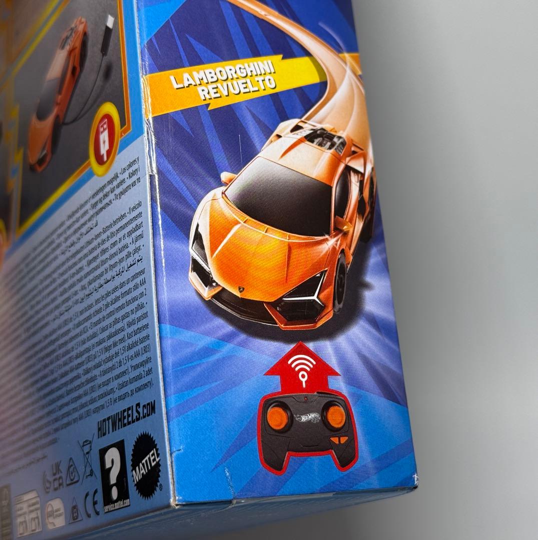 ホットウィール RC LAMBORGHINI REVUELTO
