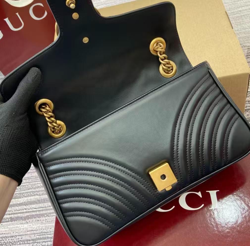 美品 G~U~⭐C~C~I ブラック ショルダーバッグ キルティング ~~~ww