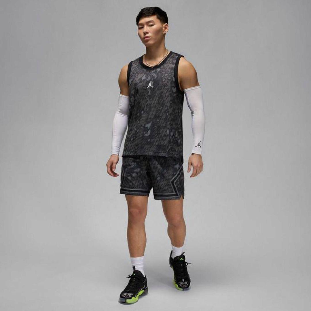 ジョーダン ナイキ バスケ 上下 ノースリーブシャツ ショートパンツ 新品 S