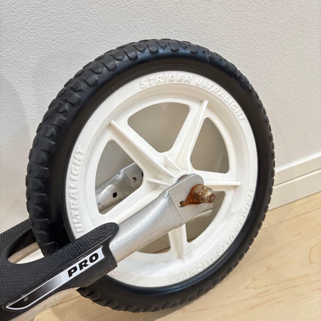 ストライダー プロ 12 STRIDER PRO 12 シルバー　軽量