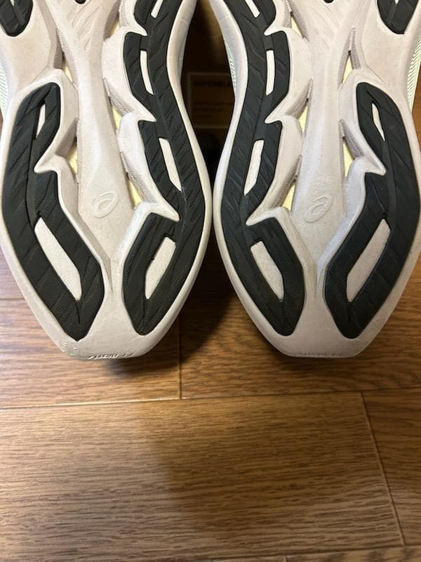 ★美品★ アシックス SUPERBLAST 1013A127　23.5㎝