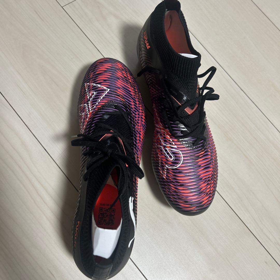 PUMA FUTURE サッカーシューズ ブラック/オレンジ/パープル