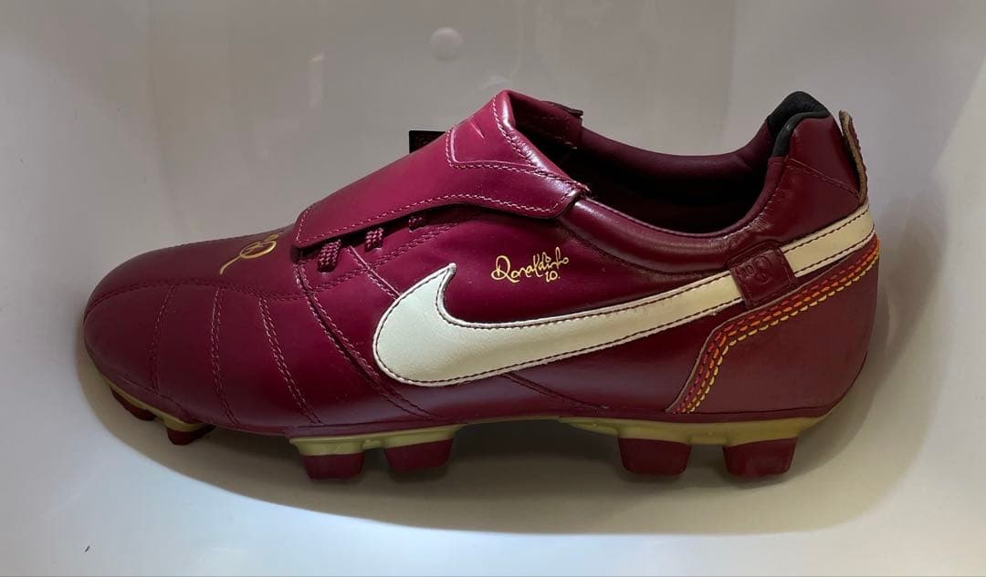 25.5センチ　ナイキ　ティエンポ　ロナウジーニョ￼￼￼HG サッカースパイク￼