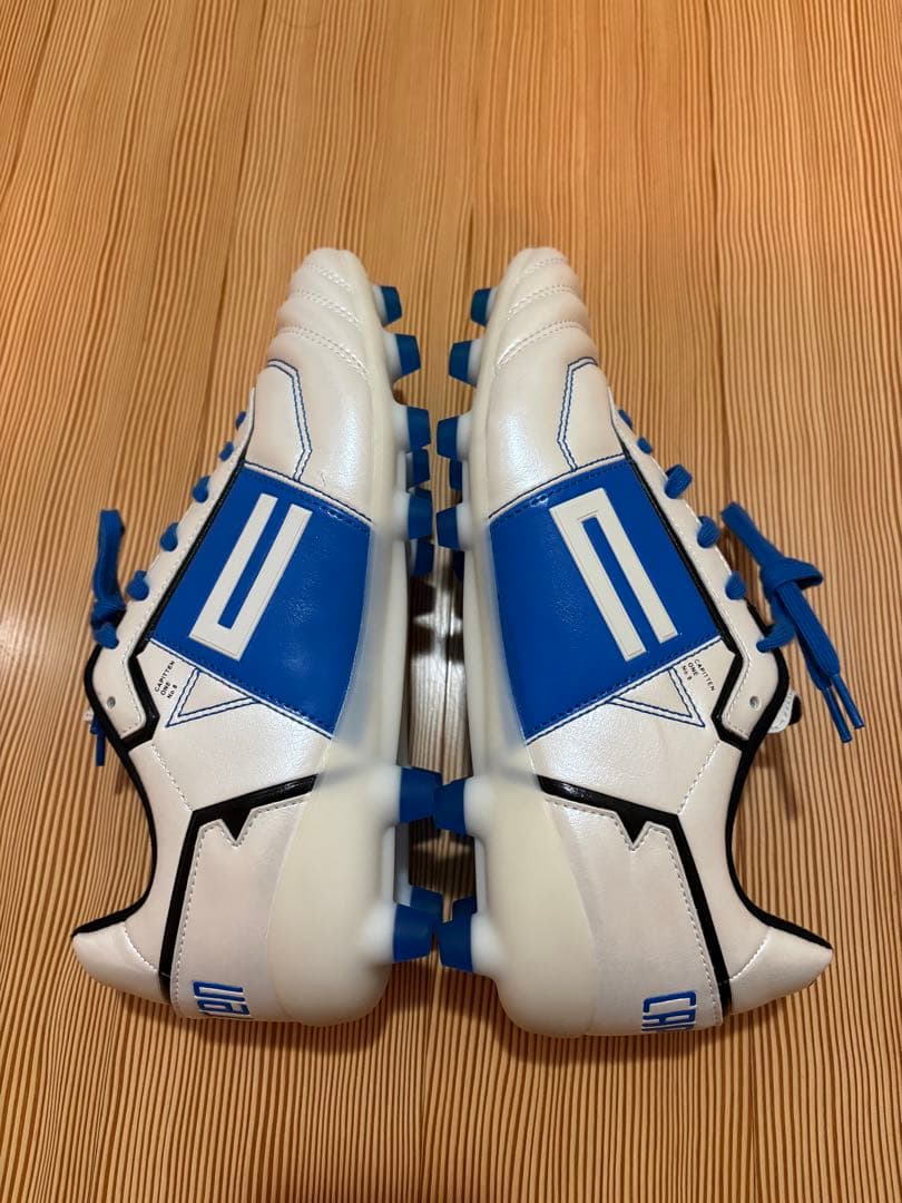 サッカースパイク CAPITTEN ONE PRO 25cm 新品