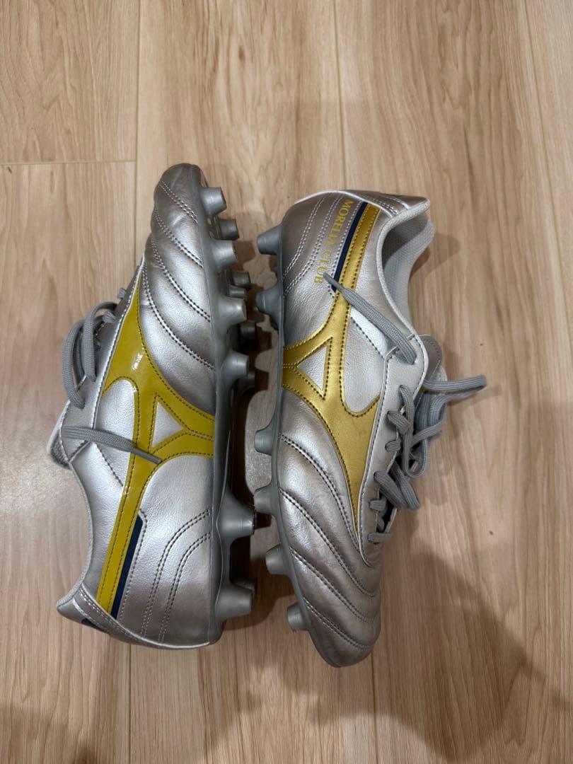 Mizuno モレリア日本未発売サッカーシューズ・スパイク シルバー/イエロー