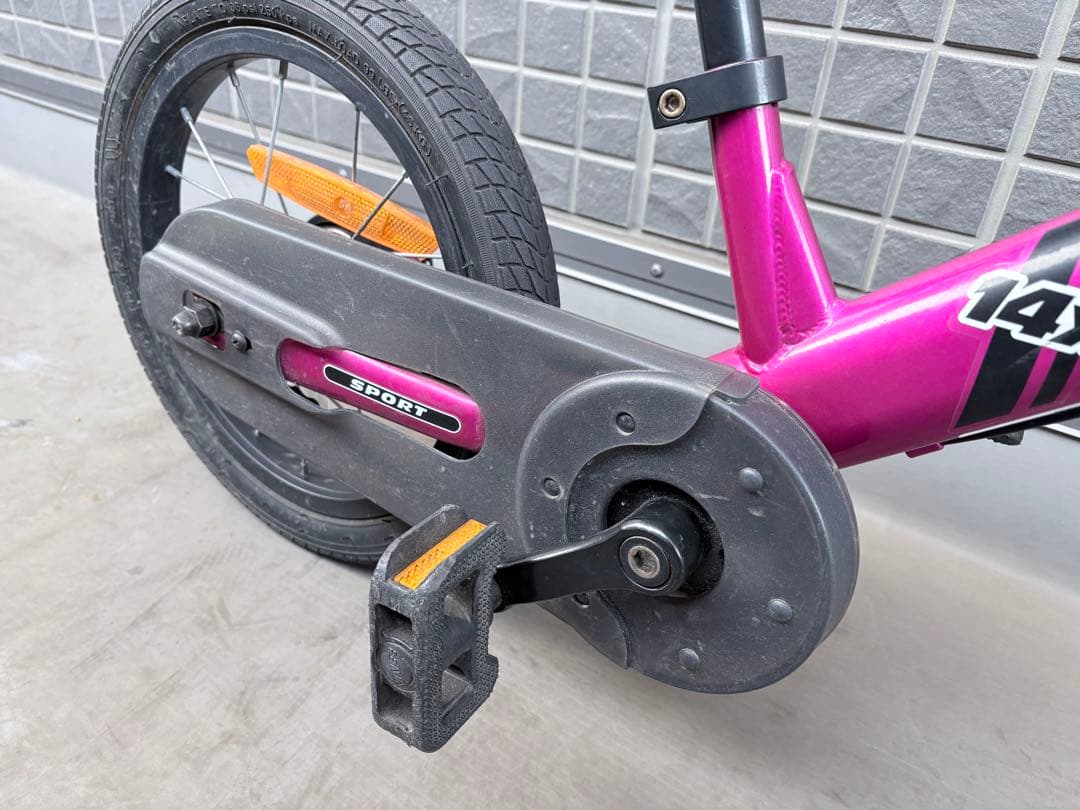 【翌日発送】ストライダー 14x ピンク 14インチ スタンド付き